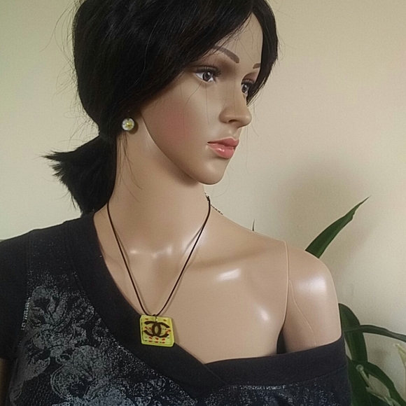 💐 Necklace/Keychain🌼 3/$25 - Picture 2 of 5